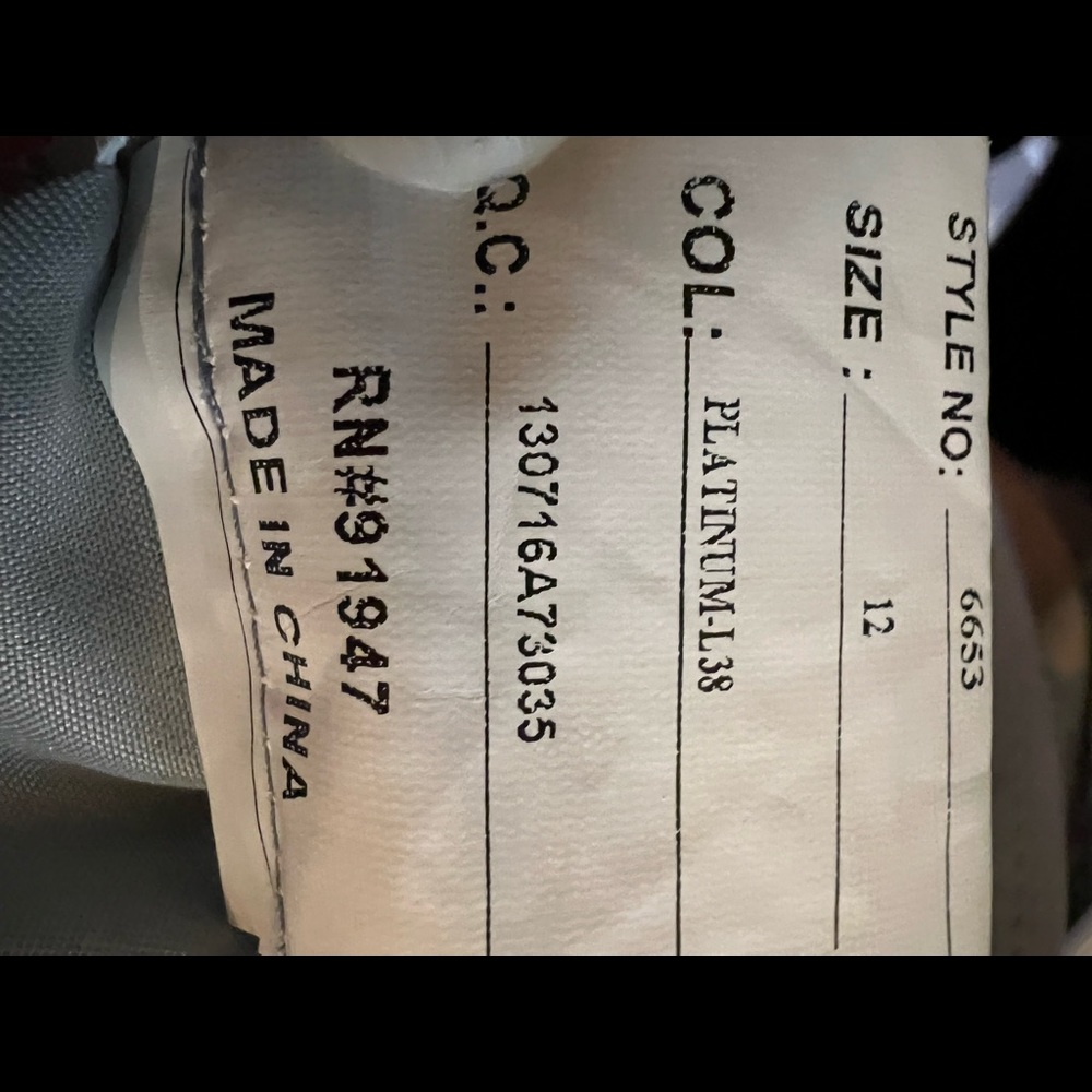 Excellent condition, worn once - Picture 5 of 5